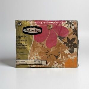 New Old Stock Vintage 70's Haddon Hall Graphic Floral Print Double Flat Sheet